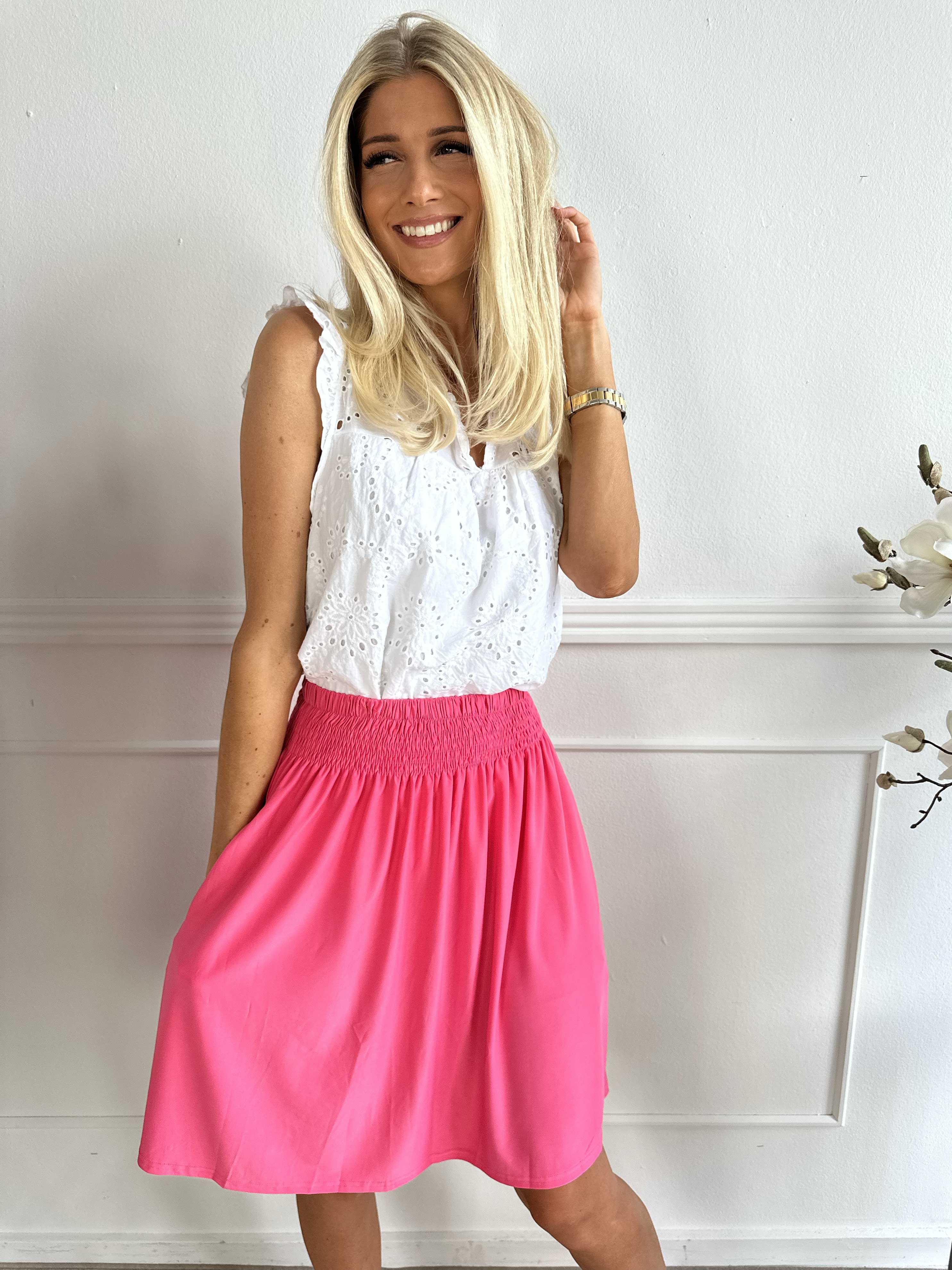 Pams Plain Short Skirt - Kort nederdel i stretchy stof med lommer